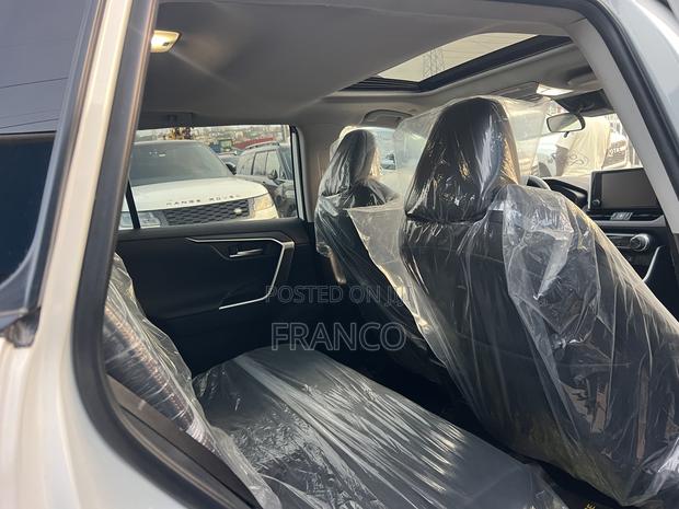 Toyota RAV4 Adventure AWD 2023 White