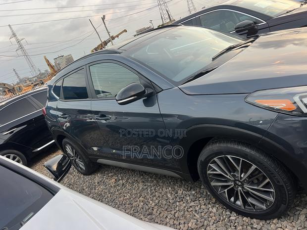 Hyundai Tucson Limited 2021 Gray