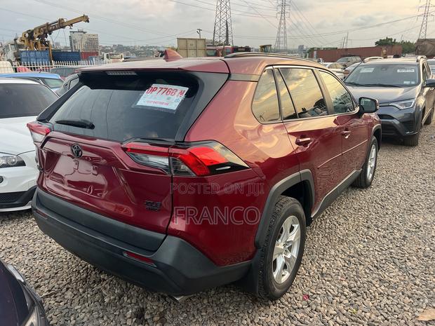 Toyota RAV4 XLE AWD 2020 Red