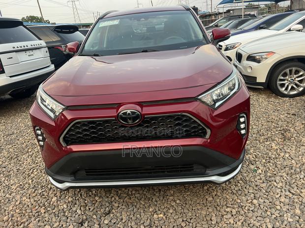 Toyota RAV4 XLE AWD 2020 Red