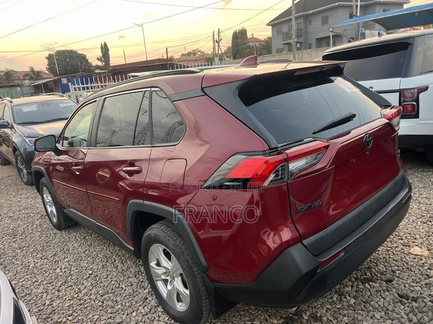 Toyota RAV4 XLE AWD 2020 Red