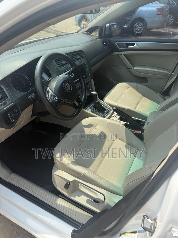 Volkswagen Golf TSI SE 4-Door FWD 2016 White