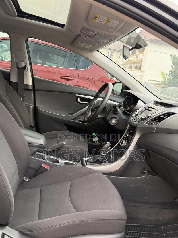 Hyundai Elantra Limited Sedan FWD (1.8L 4cyl 6A) 2016 Black