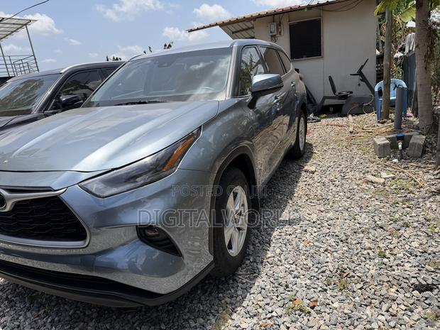Toyota Highlander LE AWD 2020 Blue