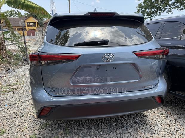 Toyota Highlander LE AWD 2020 Blue