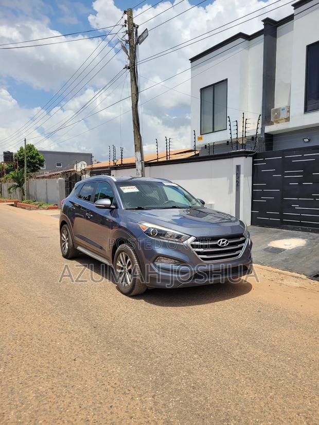 Hyundai Tucson Limited AWD 2017 Gray