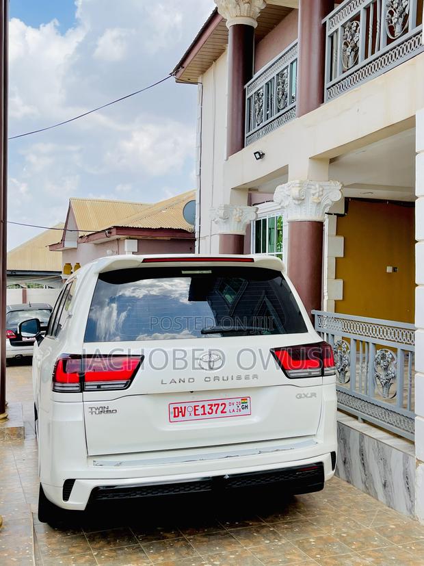 Toyota Land Cruiser 2023 White