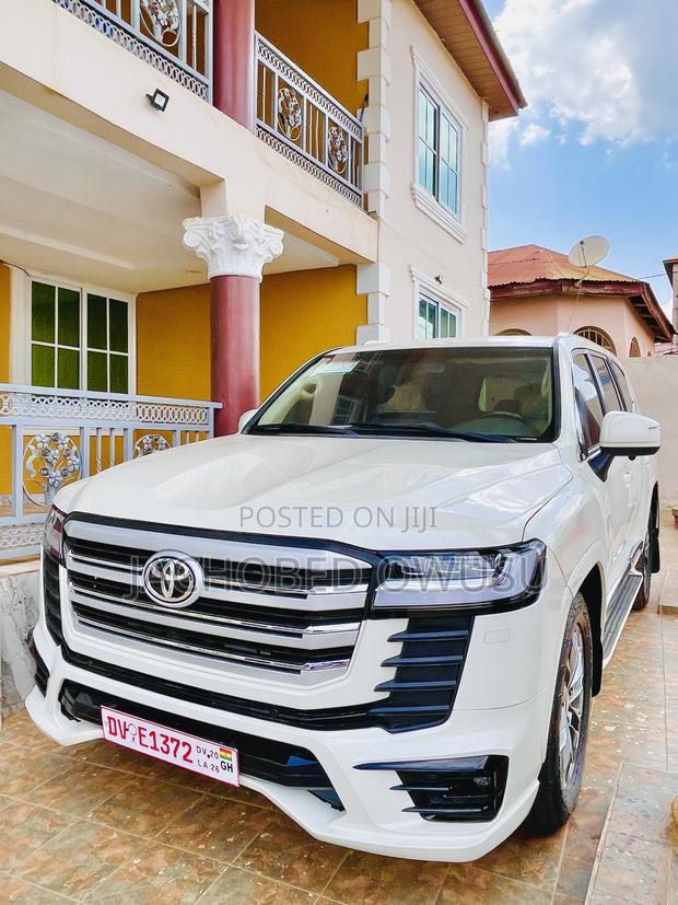 Toyota Land Cruiser 2023 White
