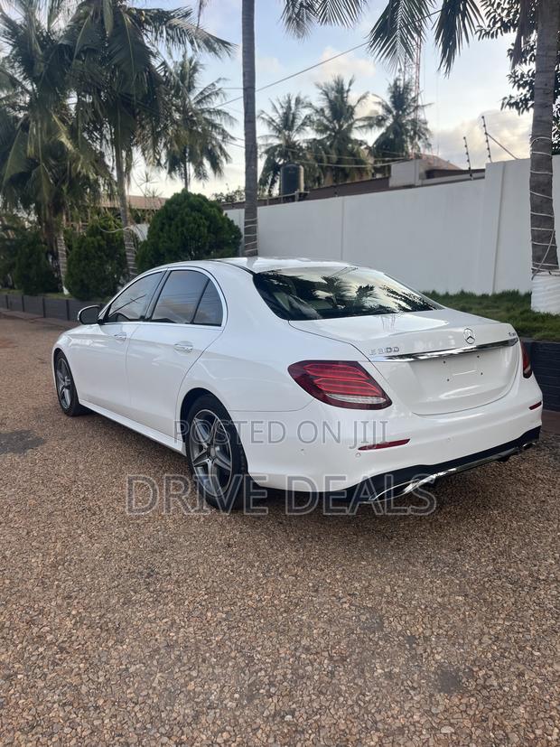 Mercedes-Benz E300 2018 White