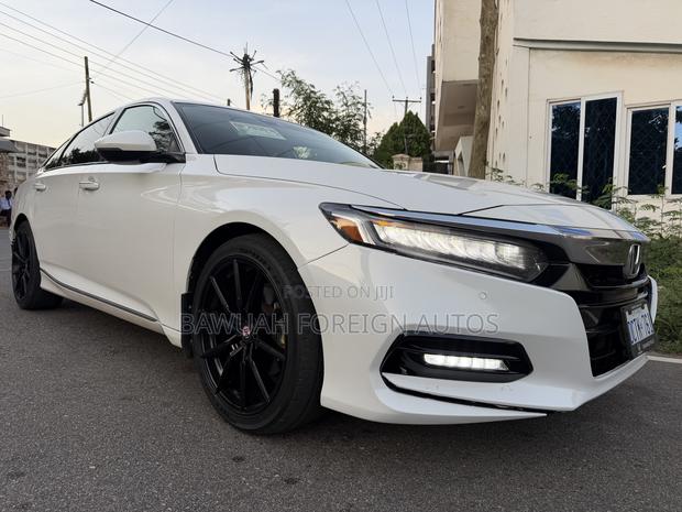 Honda Accord Touring 2018 White