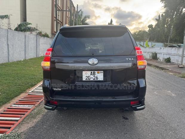 Toyota Land Cruiser Prado 2016 Black