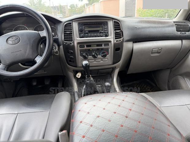 Toyota Land Cruiser 100 4.7 Executive 2006 Gold