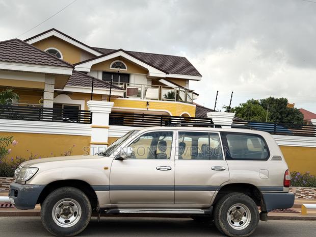 Toyota Land Cruiser 100 4.7 Executive 2006 Gold