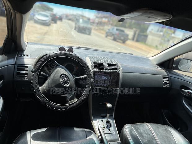 Toyota Corolla 2009 Brown