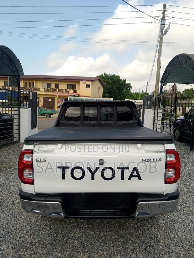Toyota Hilux Revo Double Cab Petrol 2.7 AWD 2018 White