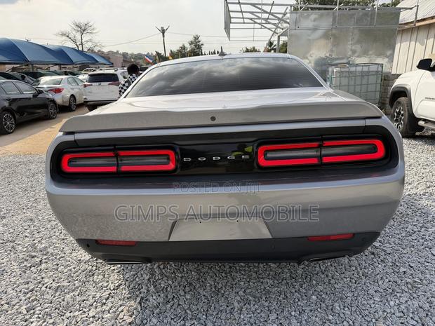 Dodge Challenger 2016