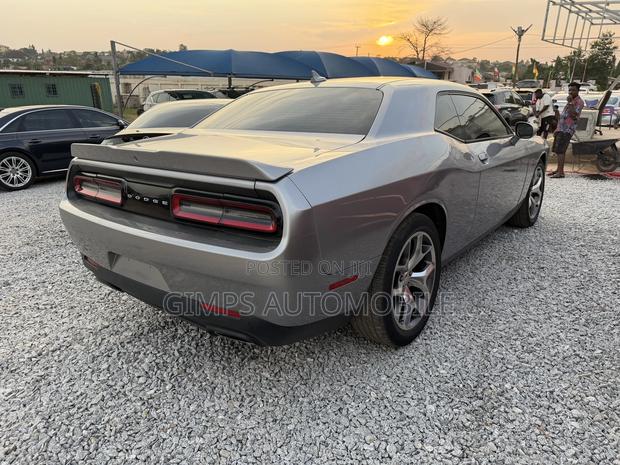 Dodge Challenger 2016