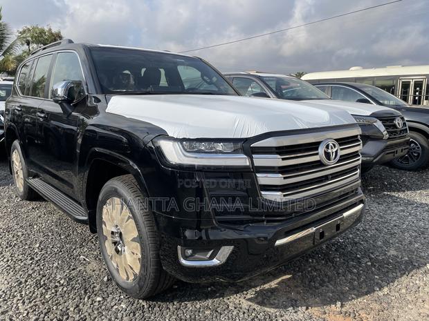 New Toyota Land Cruiser LC300 2025 Black