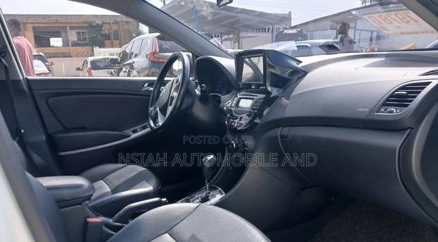 Hyundai Avante 2018 White