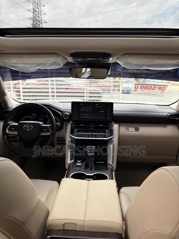 Toyota Land Cruiser 2024 White