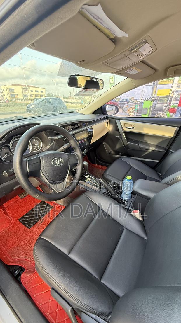 Toyota Corolla 2016 Silver