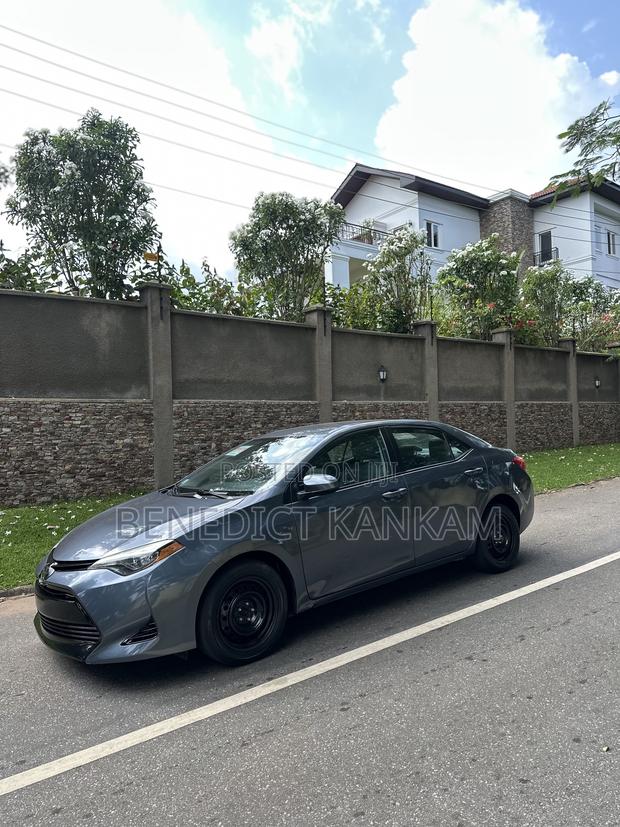 Toyota Corolla LE 4dr Sedan (1.8L 4cyl CVT) 2017 Gray