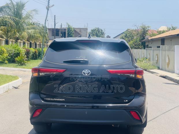 Toyota Highlander LE FWD 2023 Black