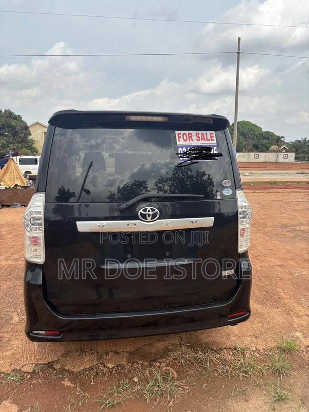 Toyota Voxy 2012 Black
