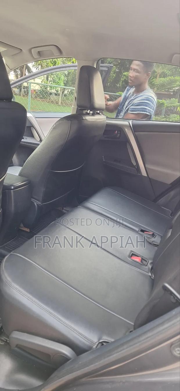 Toyota RAV4 LE 4dr SUV (2.5L 4cyl 6A) 2015 Gray