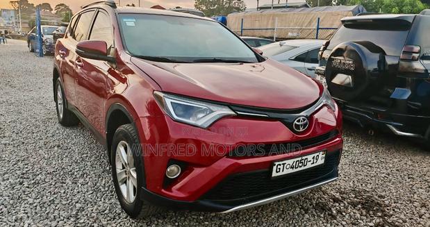Toyota RAV4 XLE 4dr SUV (2.5L 4cyl 6A) 2015 Red