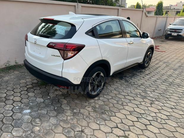 Honda Vezel 2017 White