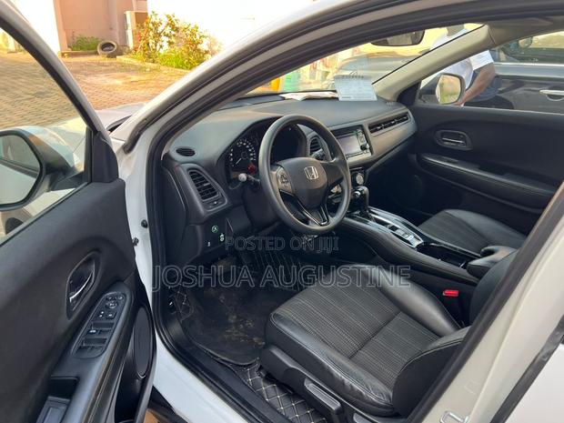 Honda Vezel 2017 White