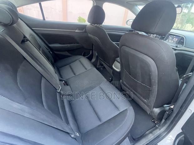 Hyundai Elantra 2018 White