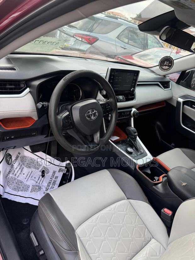 Toyota RAV4 2019 Red