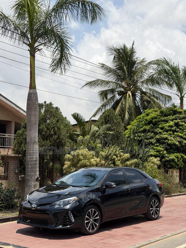 Toyota Corolla XSE (1.8L 4cyl 2A) 2018 Black
