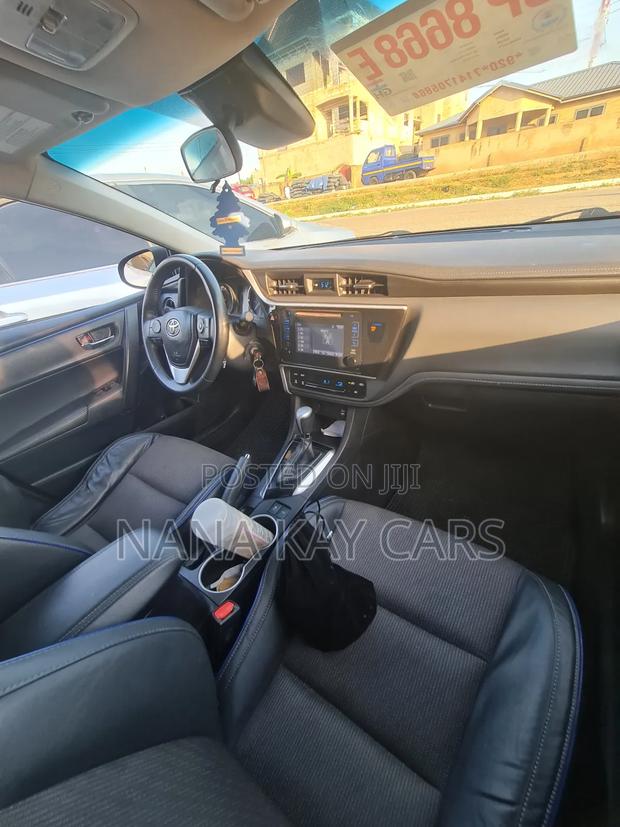 Toyota Corolla SE (1.8L 4cyl 2A) 2019 Black