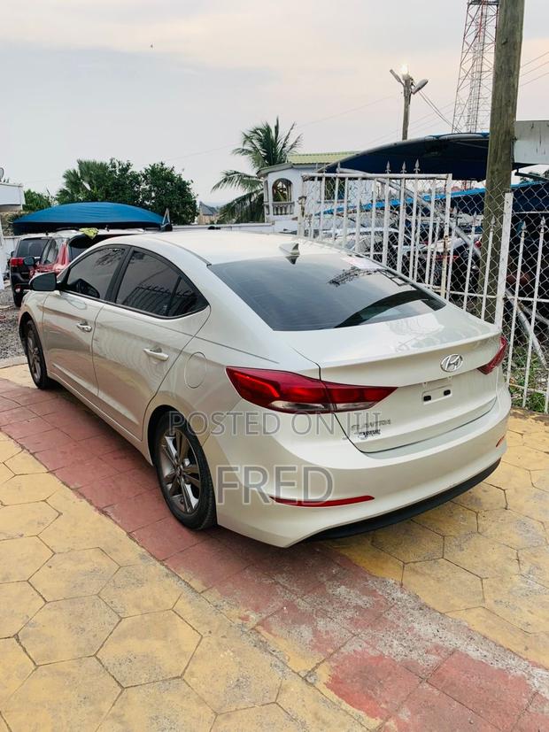 Hyundai Elantra Value Edition 2018 Beige
