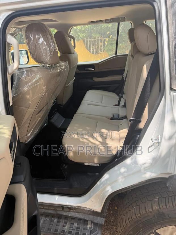Toyota Land Cruiser Prado 2.8 2025 White