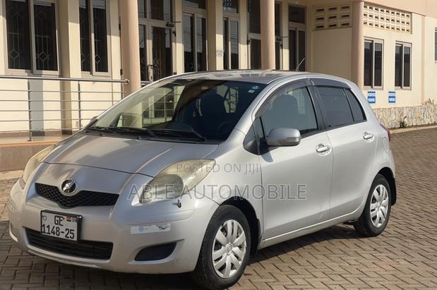 Toyota Vitz 1.3 AWD 5dr 2010 Silver