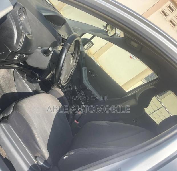 Toyota Vitz 1.3 AWD 5dr 2010 Silver
