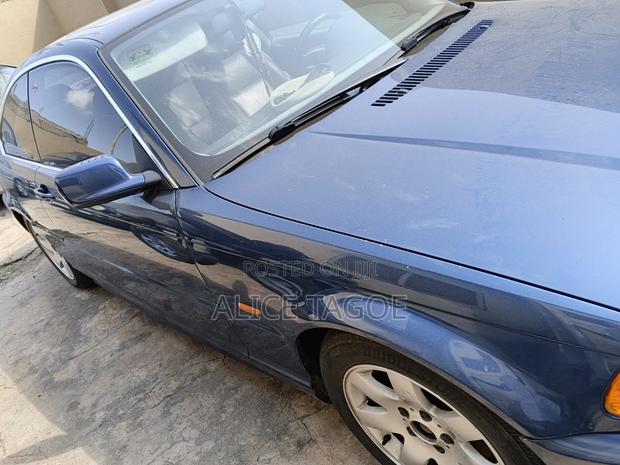 BMW 328i 2004 Blue