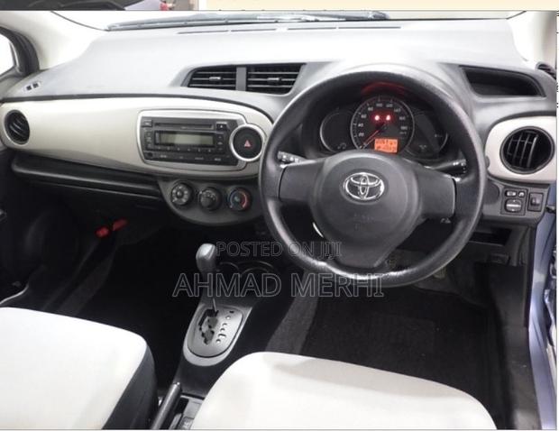 Toyota Vitz 1.3 FWD 5dr 2013 Blue