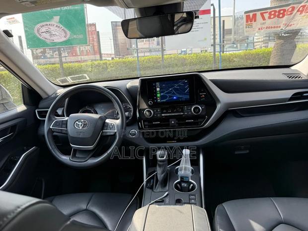 Toyota Highlander XLE AWD 2023 White
