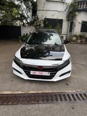 Honda Accord Touring 2.0T 2018 White for sale