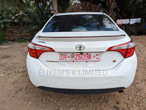 Toyota Corolla S Premium 4dr Sedan (1.8L 4cyl CVT) 2015 White