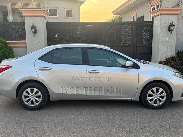 Toyota Corolla 2016 Silver