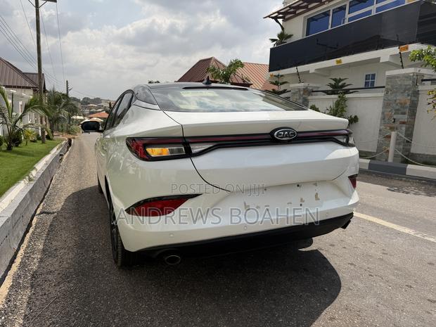 JAC J7 1.5 FWD 2023 White