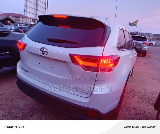 Toyota Highlander LE 2019 White