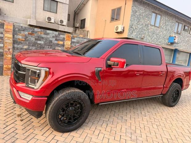 Ford F-150 2021 Red