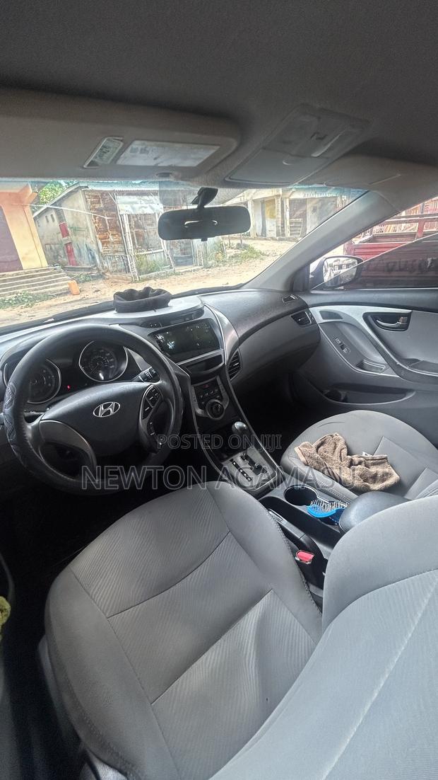 Hyundai Elantra SE 4dr Sedan (1.8L 4cyl 6M) 2015 Gray
